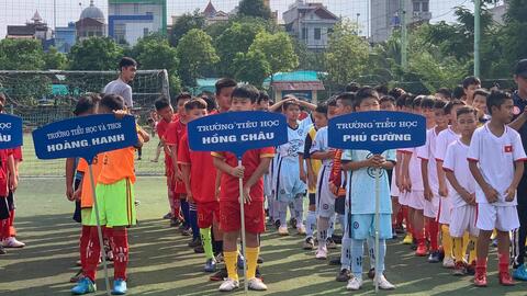 TH Hồng Châu tham dự giải bóng đá nhi đồng cấp Thành phố 2020
