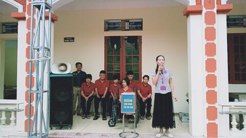 Trường Tiểu học Hồng Châu giao lưu văn nghệ với Trung tâm nuôi dưỡng người khuyết tật Chiến Công - Tỉnh Hưng Yên